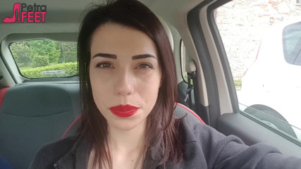 Smokin Fetish: La bella petra fuma nella sua macchina