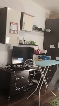 Morena sexy fazendo tarefas nuas em casa