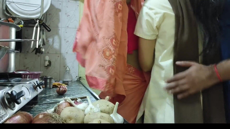 Mumbai Ashu: One Boy with Two Girl, Mumbai Ashu Champa and Raj