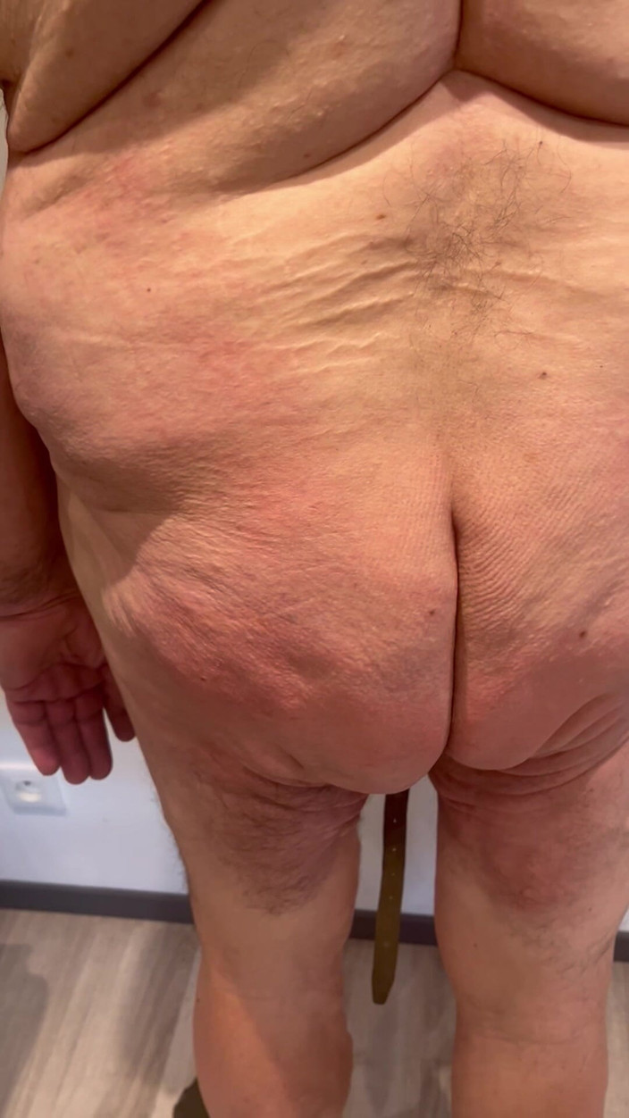 Maitresse Clara: E eu digito, digito, digito, é meu jeito de amar...