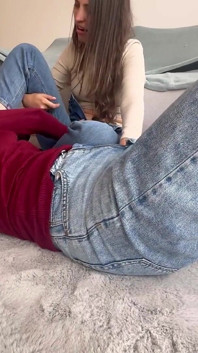 Naplňuji svůj fetiš čuchání nohou mé přítelkyně