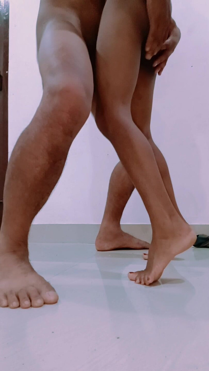 Naina252: Sevimli Desi Hintli kız Naina'da erkek arkadaşıyla sikişiyor