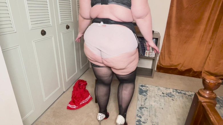 Alice Stoner: Une pute coquine exhibe ses trous coquins et te supplie...