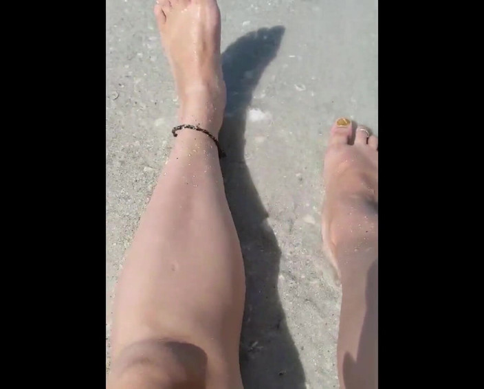 Princess Lextacy: Lyssna på mina fotsteg på stranden