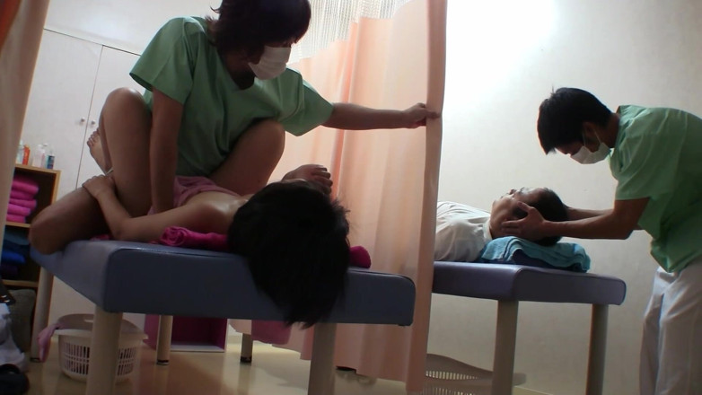 EAGLE Global: Masaj sexual lângă soțul ei: doamnă, dacă scoți un sunet,...