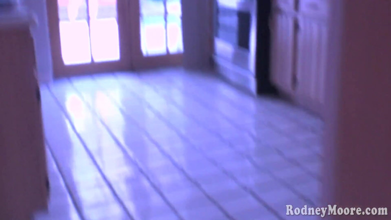 Rodney Moore: Flaco preggo puta consigue cum lamido enorme vientre