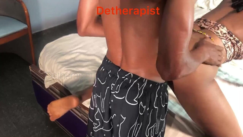 Detherapist: Domácí sexy ebenová čokoládová přítelkyně mi nabízí svou kundičku