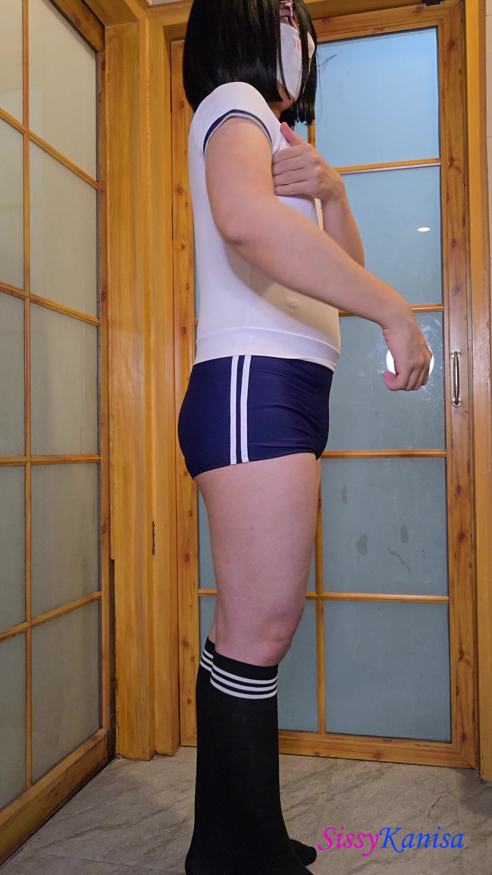 SissyKanisa: Šatna Sissy Kanisa: Převlékání a přejděte do třídy Pe
