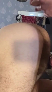 Papai chupa um jovem e goza