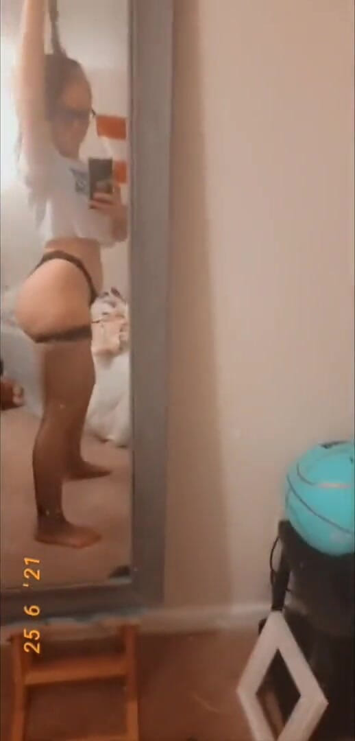 Kiss My Sole: 脚挑逗，深蹲，渔网