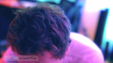 ACoupleOfGuys: Dà al suo enorme cazzo non circonciso l'attenzione It merita /...