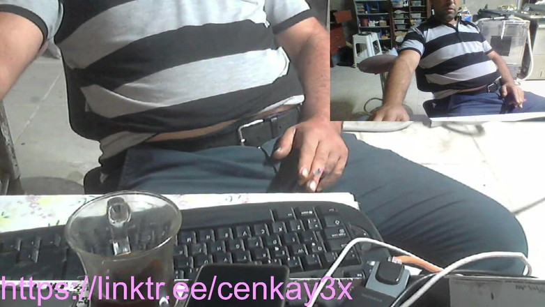 CenkAy: 아빠는 라이브 캠에 있었다