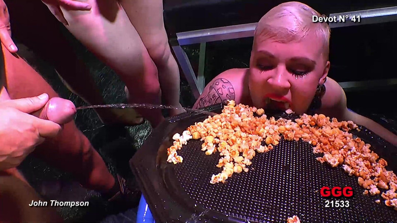 Casting GIRLS AND FIRST PORNO: Cewek-cewek seksi ini pertama kali nyepong kontol dan telan sperma...