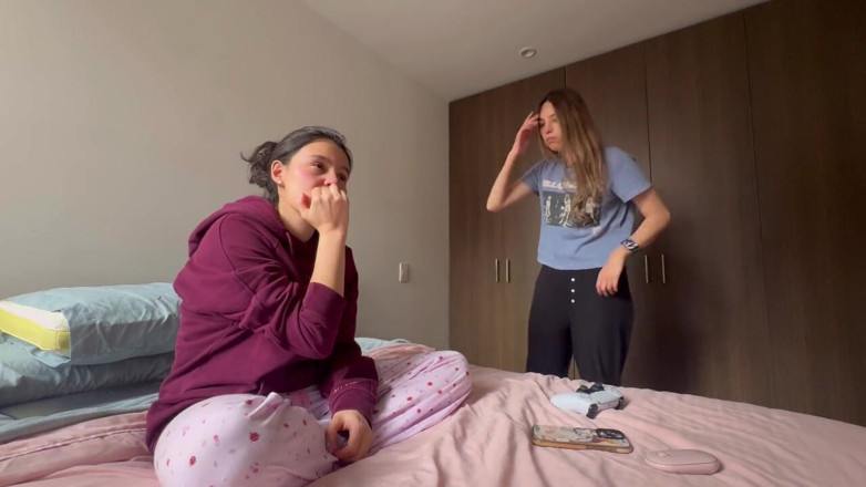 scarlettandc: I Eat My Roommate's Cone While She Plays Video Games