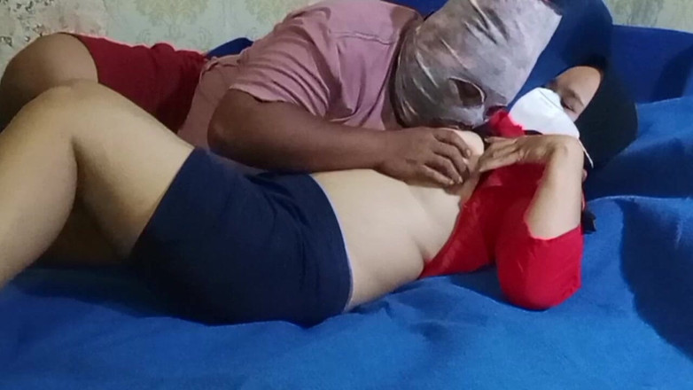 Babang endut: मेरे दोस्त की पत्नी की चूत पूरी, फुहार निकलने तक चाटी गई, और वीर्य निकलने तक चुदाई की।