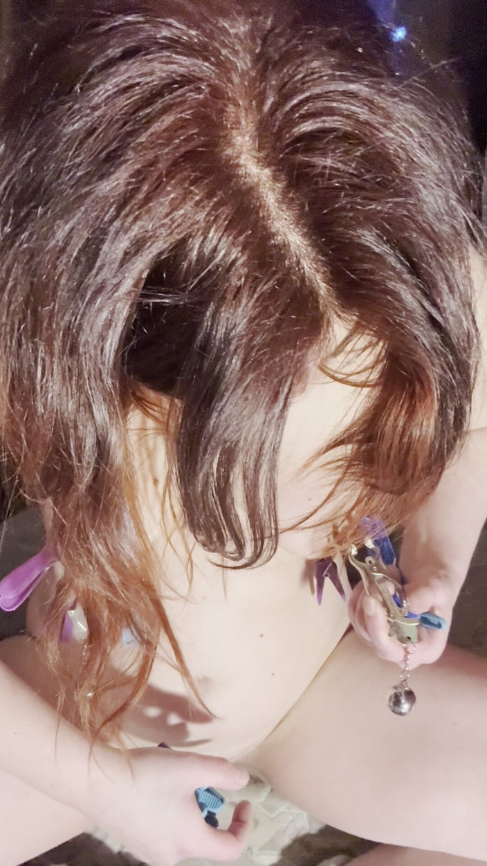 Elena917: Svorky, kolíky na oblečení a výprask na pás pro prsa...