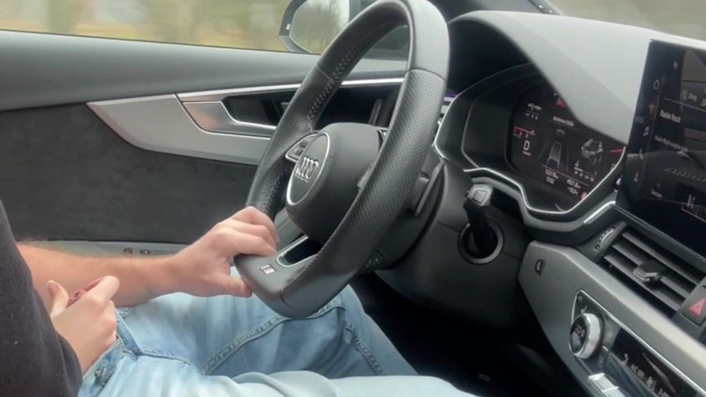 Christi: En Conduisant La Voiture...