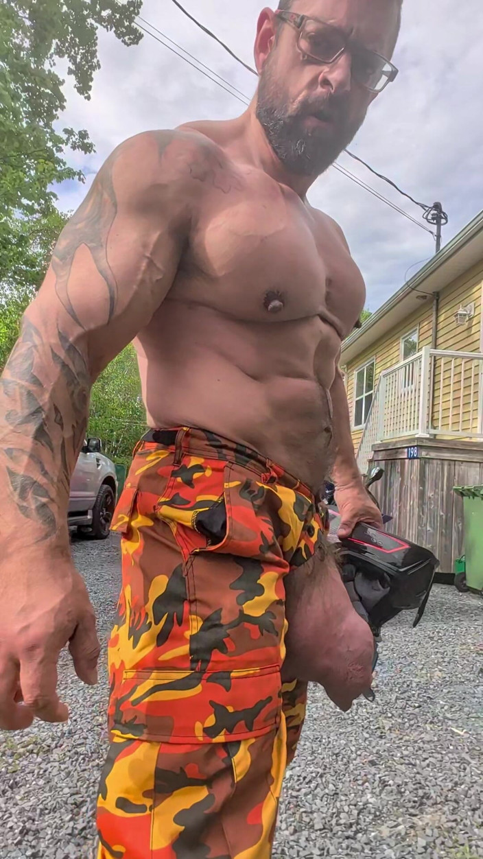 Bruiser Bearwood: Joacă cu Casca mea de motocicletă
