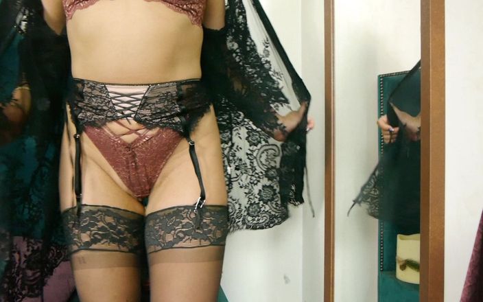 MILFy Calla: Orta yaşlı seksi kadın ep 59 striptiz ve ateşli bir dans...