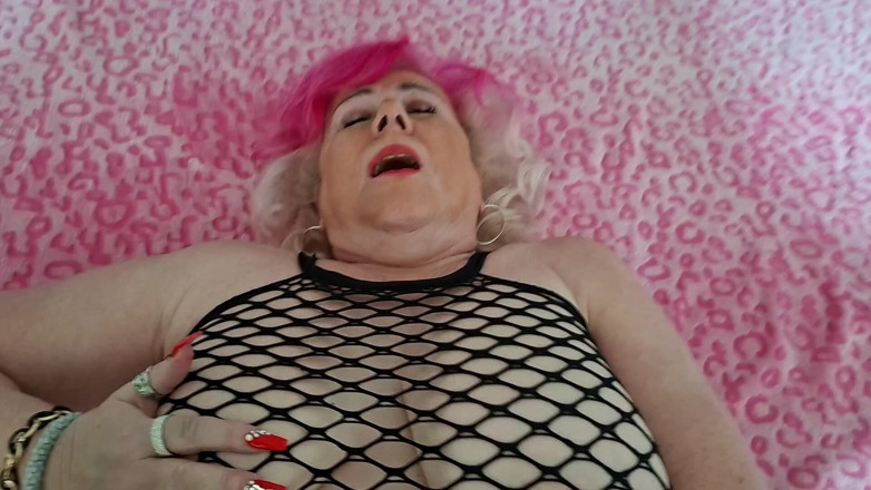 PureVicky66: Rosahåriga mogna MILF sprider för tjock creampie