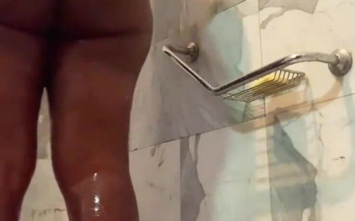 Juicy fat pussy: Meine stiefschweerin schickt mir versehentlich ihr arsch-klatsch-video