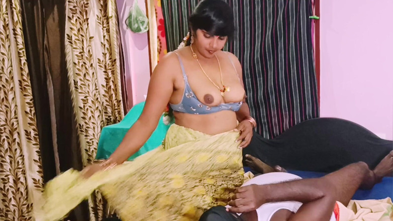 Telugu honey lips: Full Video. During Her Husband’s Absence, the Young Daughter-in-law Became...