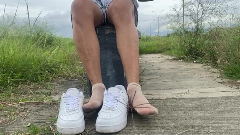 Mr Feet Colombia: mere pair tumhara dharm hain. apne munh se prarthana karo.