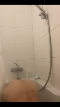 Solo in Shower 