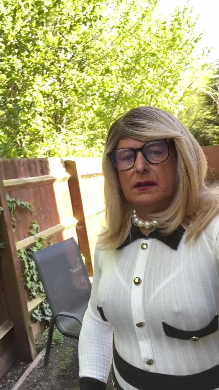 Kellycd2022: Nghiệp dư crossdresser kellycd2022 sexy milf trong vớ trắng