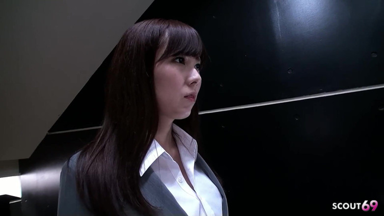 Asian porn collection: Yaşlı patron Japon genç sekreteri sansürsüz jav'de merdiven boşluğunda hızlı...