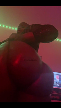 Wanna See Me Fuck This Big Juicy Booty?
