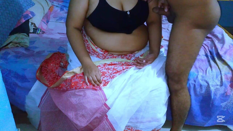 Aria Mia: Desi hete Bhabhi bedriegt echtgenoot en neukt met oude vriend -...