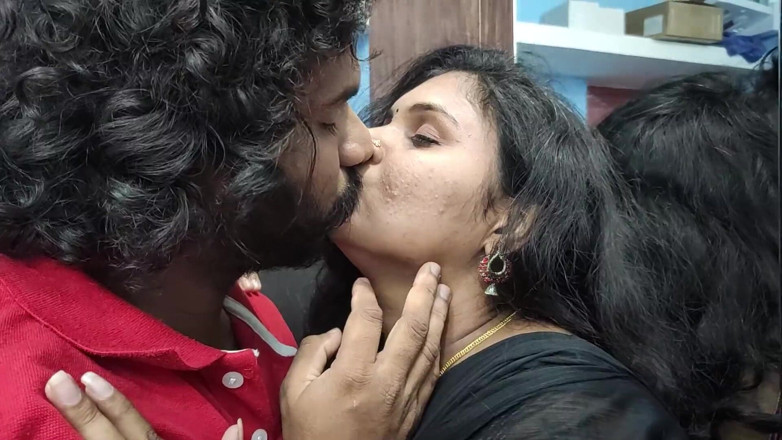 Vaigavarun45: 私のホットなバビのガールフレンドとのセックスハーフサリー