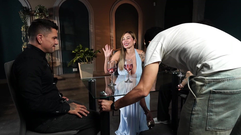 JordyFabian: 비하인드 스토리! 가슴이 큰 금발 아내와 내 가장 친한 친구와 섹스하는 거야