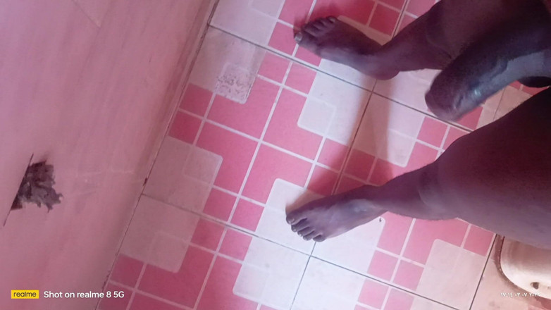 Jeemy1996: Mẹ kế da đen của tôi muốn một cái âm hộ ướt át khít...