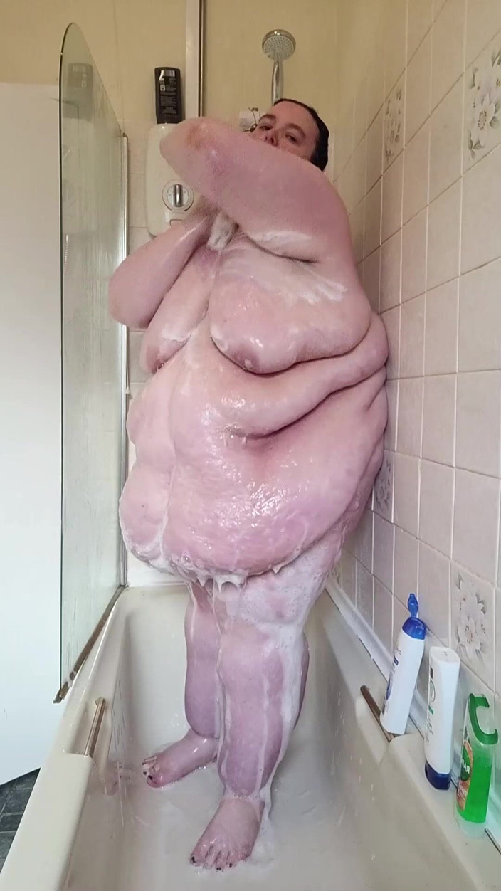 SSBBWLadyBrads: 別の日別のシャワービデオ