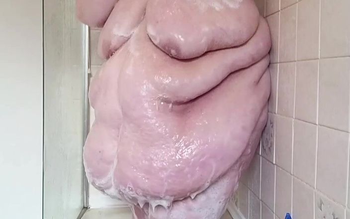 SSBBW Lady Brads: În altă zi, un alt videoclip la duș
