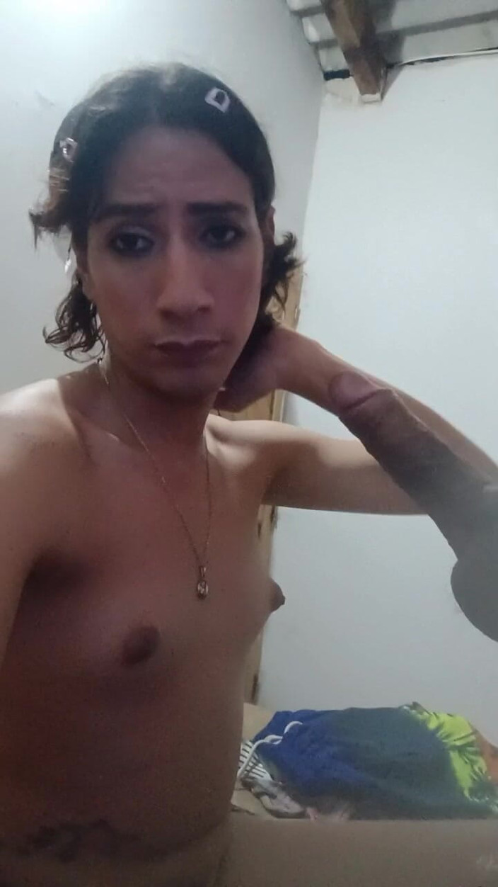 Femboy from Colombia: Kami berputar-putar untuk bersama