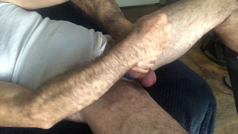 OhTrevor: Hung daddy ohtrevor cuối cùng cũng xuất tinh sau khi...