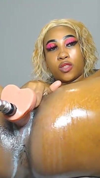 Ebony Fucking Dildo Machine & Creampie Squirting