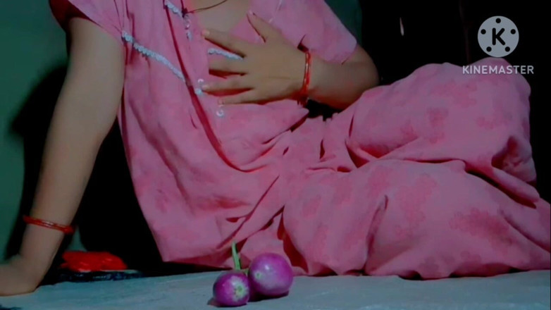 TricolorMusic3: Questa ragazza di 19 anni dall'India è una prostituta. Le piace ma...