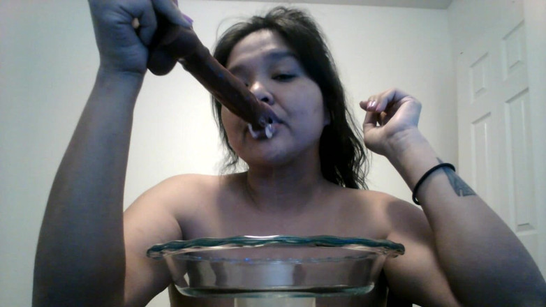 DeesDeepThroat: Permainan mangkuk ludah Dee