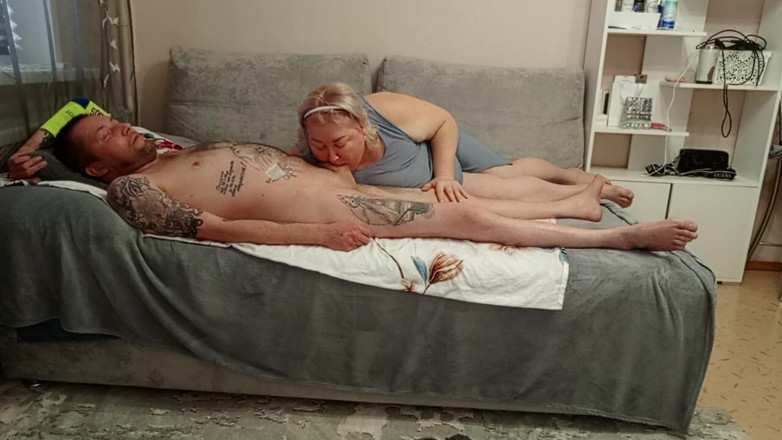 Zona901: J’ai nourri mon voisin du sperme chaud et épais