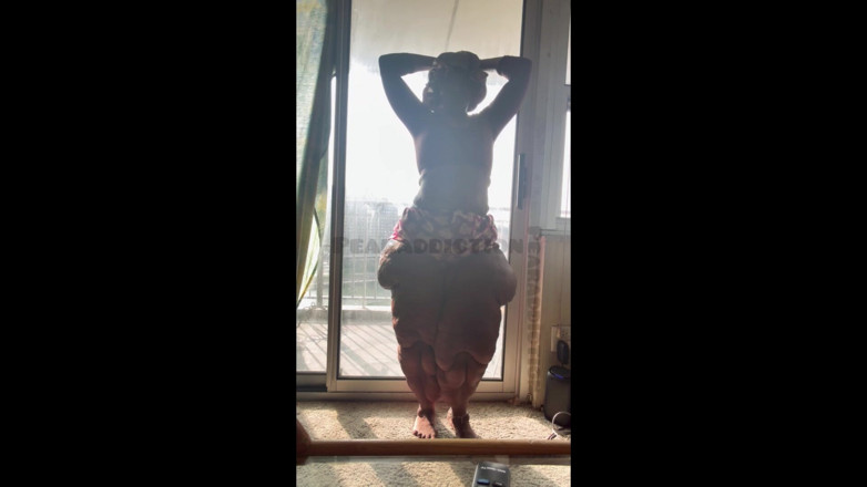 Pearaddiction: Volledige video met losse huid