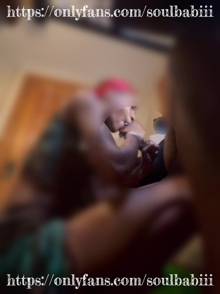 Soulbabii: Dojení na špičkové úrovni pro jeho ptáka