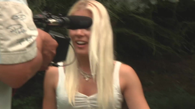 German amateur - 100% German hardcore videos: Casting Vixen dengan pepek berbulu dikongkek dua belah dan diliputi...