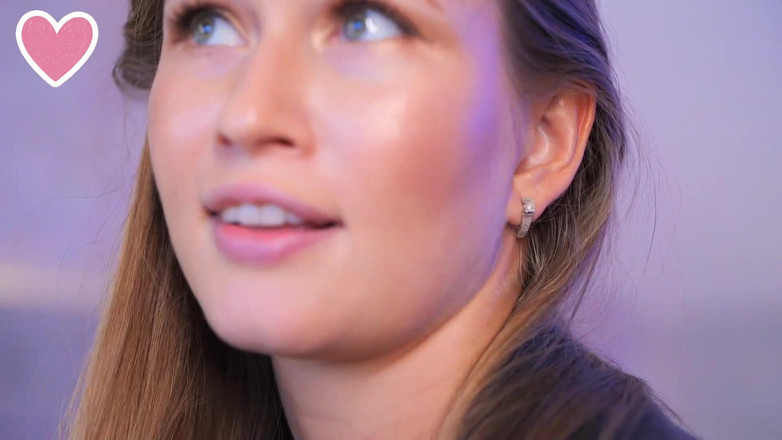 Stella Cardo: Bạn có muốn xuất tinh trong tôi không? Hay trong...