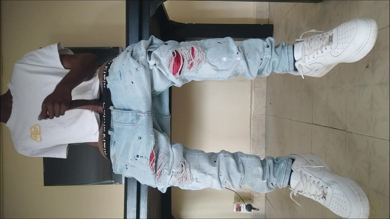 Gay black steel Africa: Preto com Pau Enorme em Streetwear Jerk and Cum (4)