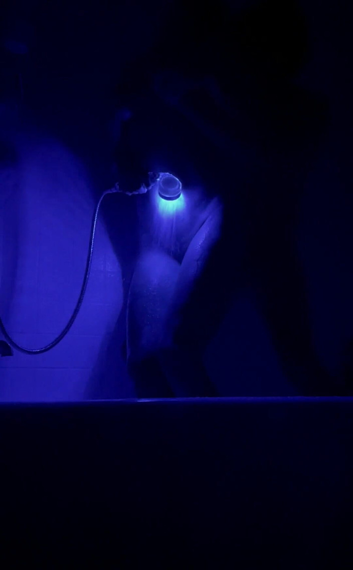 VibeWithMommy: 这个淋浴头让淋浴性爱真的值得尝试！我建议得到一个！