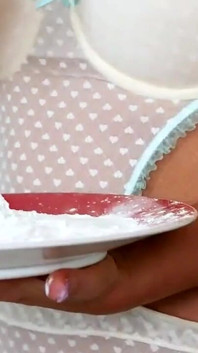 부엌에서 따먹히는 Nikki Benz